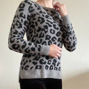 XS Bloomingdale's Cashmere Leopard Print Sweater
